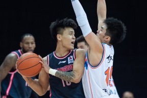 九游J9（中国）-赛前突围战来临，山东男篮围绕中超外线爆发，目标明确，轮换策略成焦点(仰泳电影结局解析)