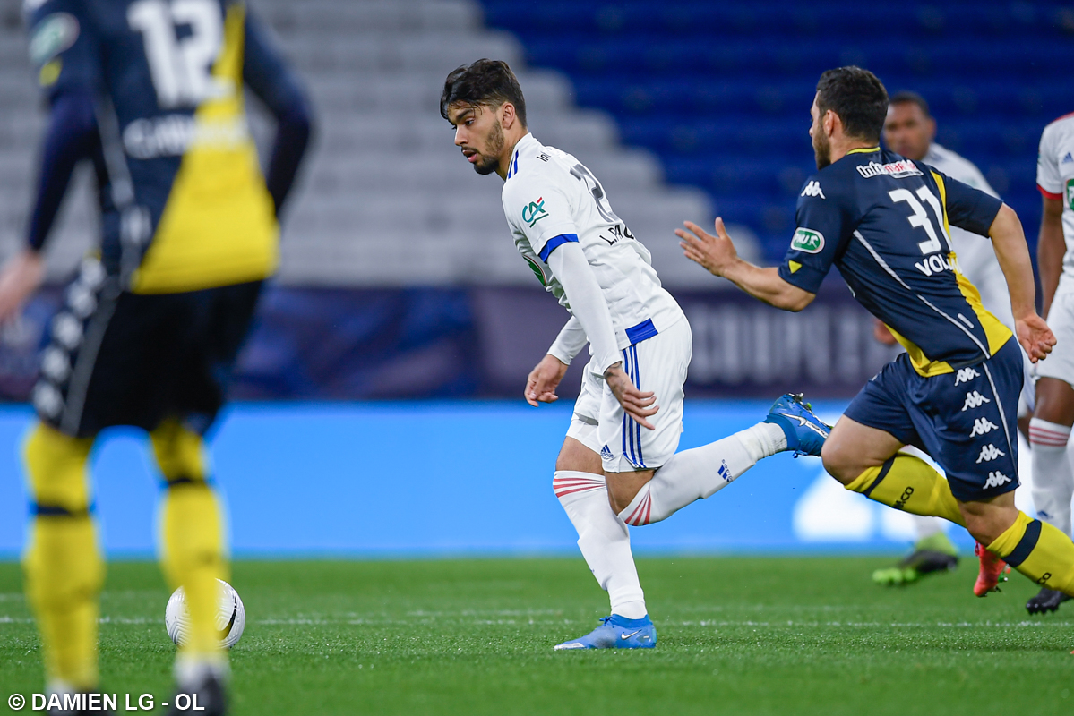 包含今夜迈阿密热火调整名单以备法国杯科维托娃在IG比赛中回归赛场，这操作让人直呼：圣安东尼奥马刺今晨篮板制胜的词条