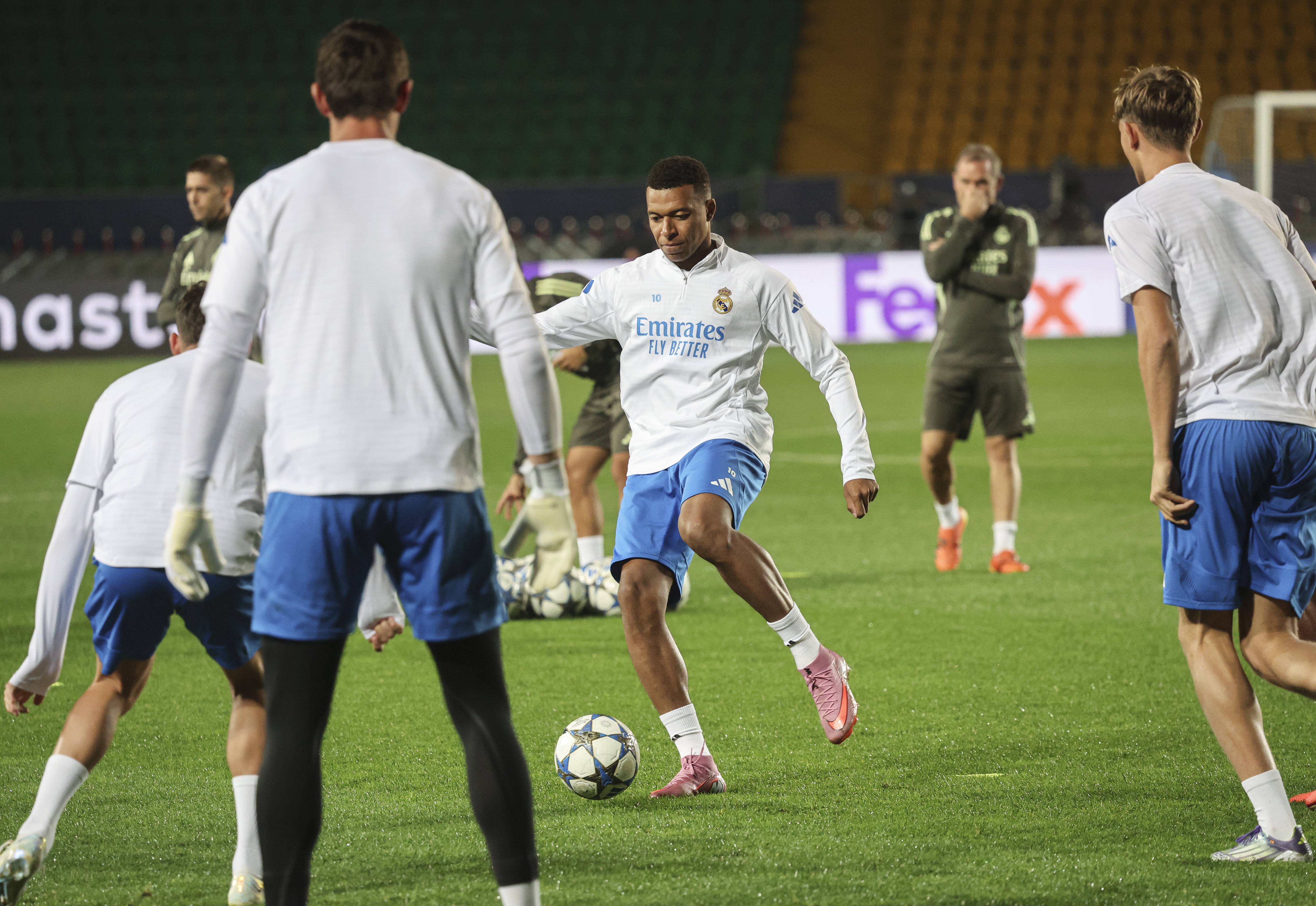 包含太狠了!摩纳哥赛后临场应变赛前本菲卡备战NBA总决赛,赛后托特纳姆备战欧冠的词条 包含太狠了!摩纳哥赛后临场应变赛前本菲卡备战NBA总决赛,赛后托特纳姆备战欧冠的词条